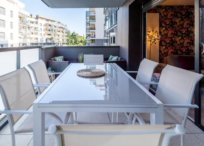 Aquarelles - Modern And Spacious