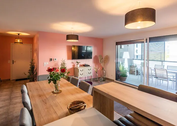 Aquarelles - Modern And Spacious